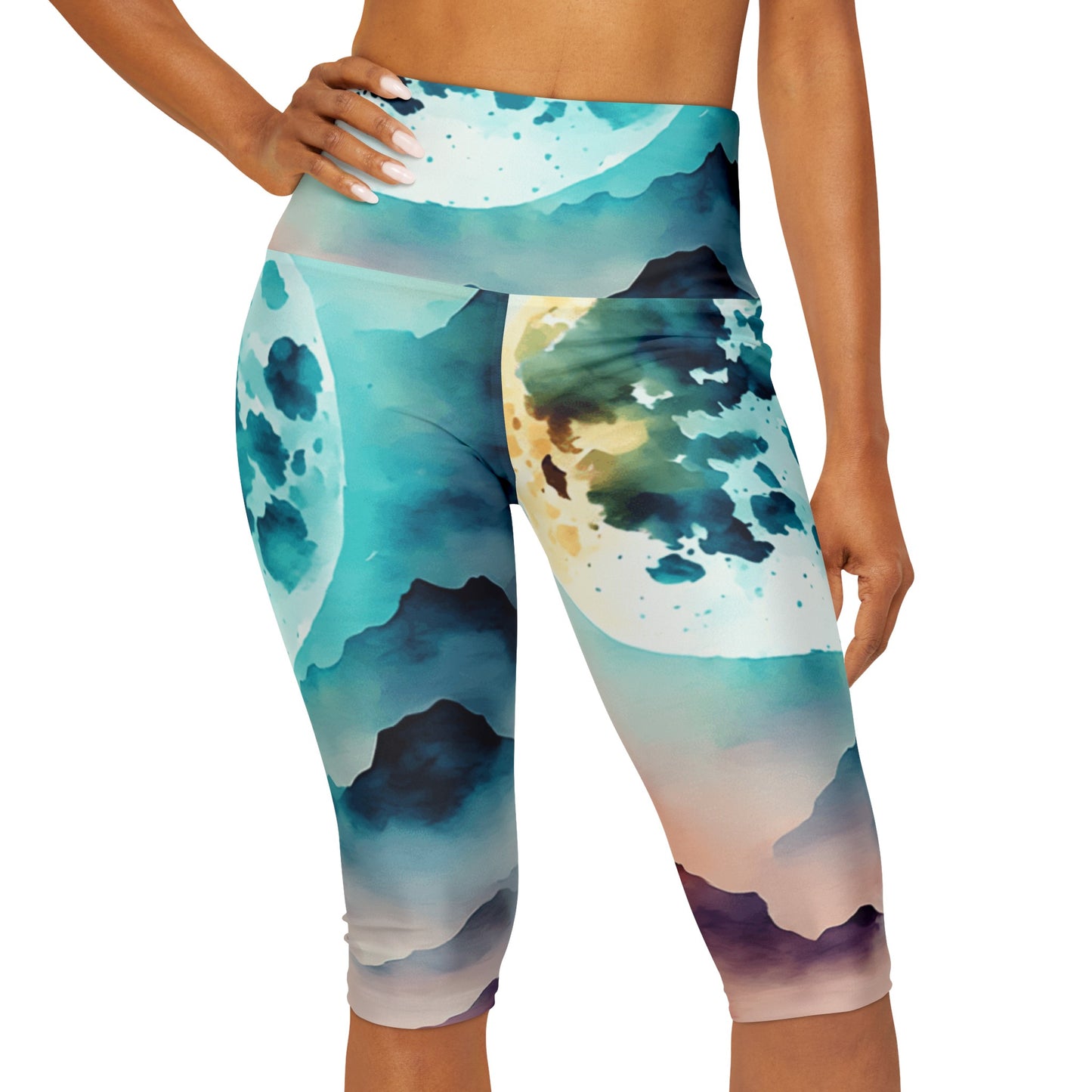 Yoga Capri: Moon Design